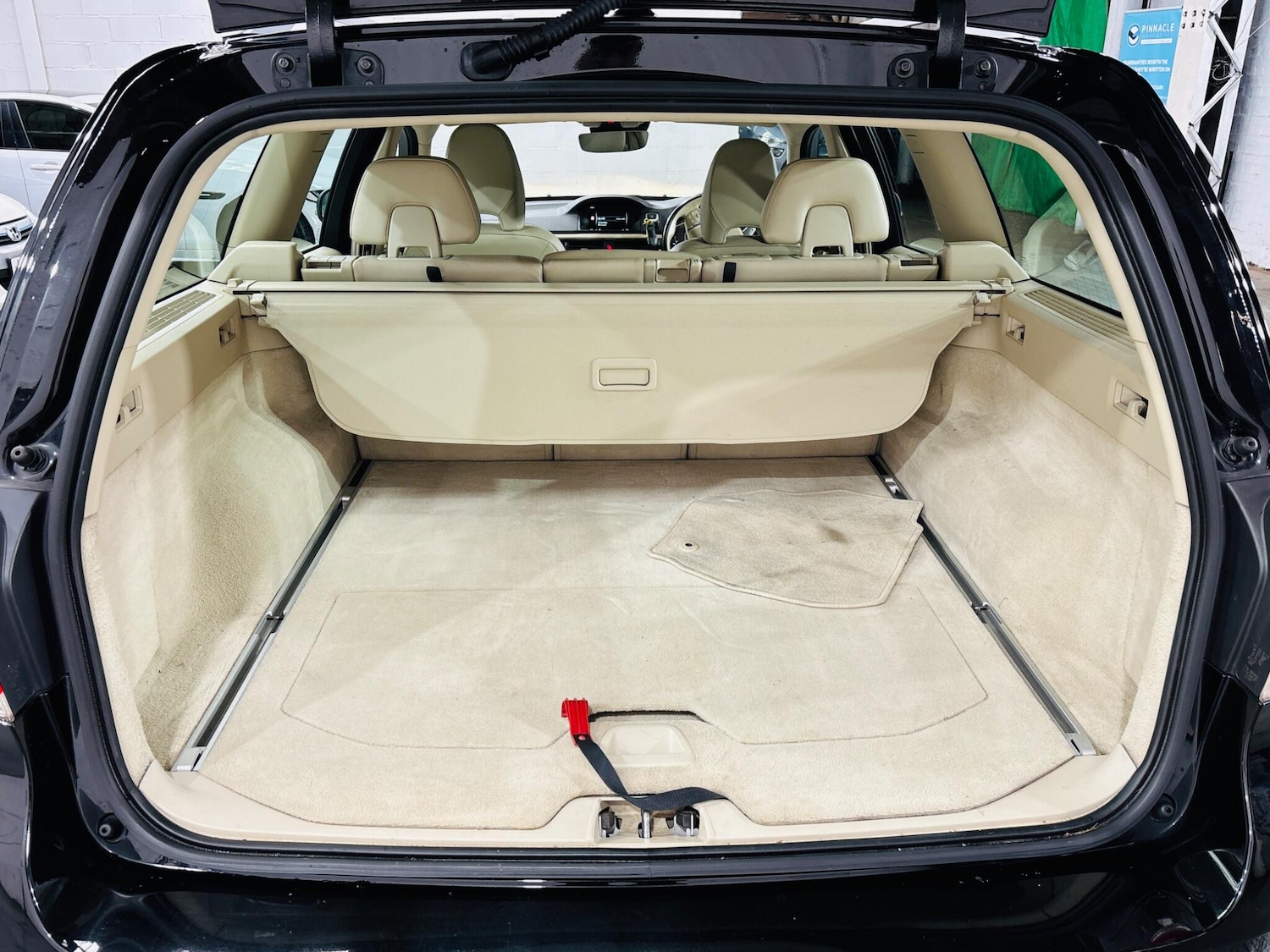 Used Volvo V70 2016 for sale - 76227291: Photo 36