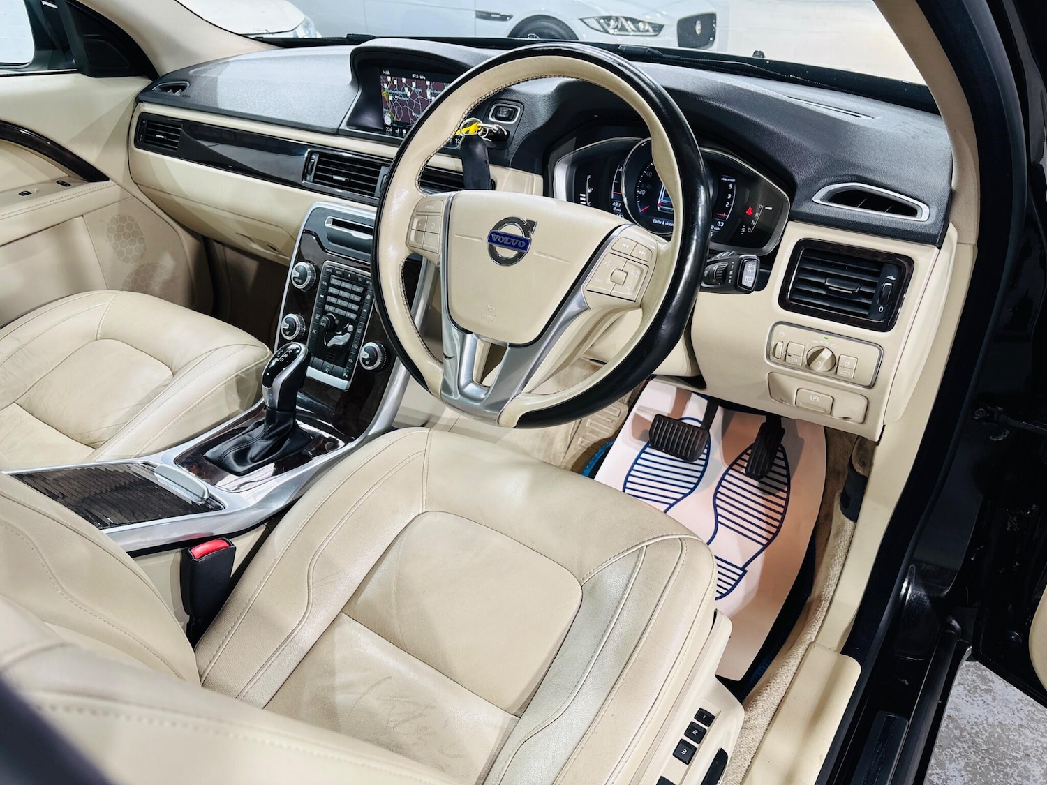 Used Volvo V70 2016 for sale - 76227291: Photo 9