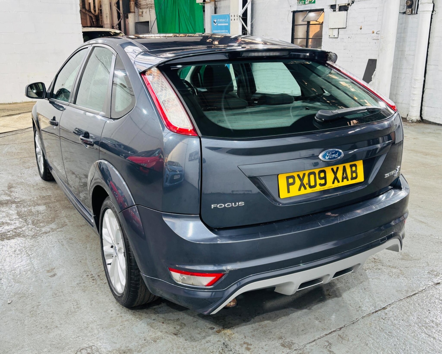 Used Ford Focus 2009 for sale - 76645851: Photo 7