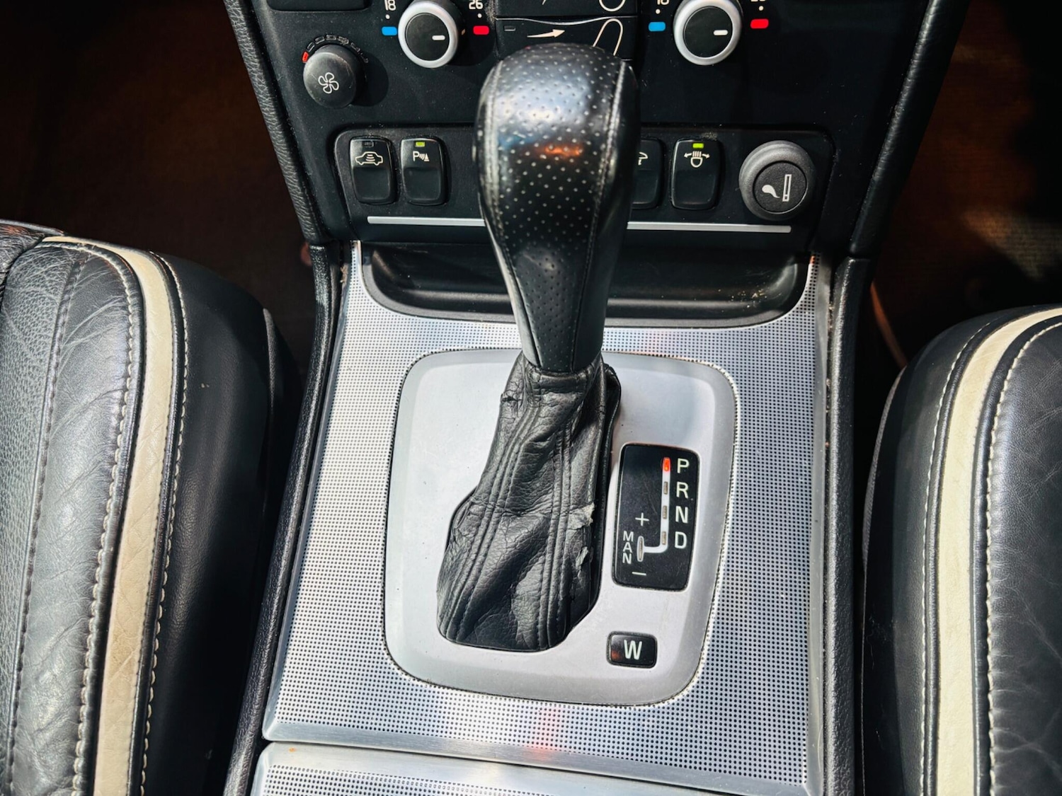 Used Volvo XC90 2010 for sale - 78086477: Photo 24