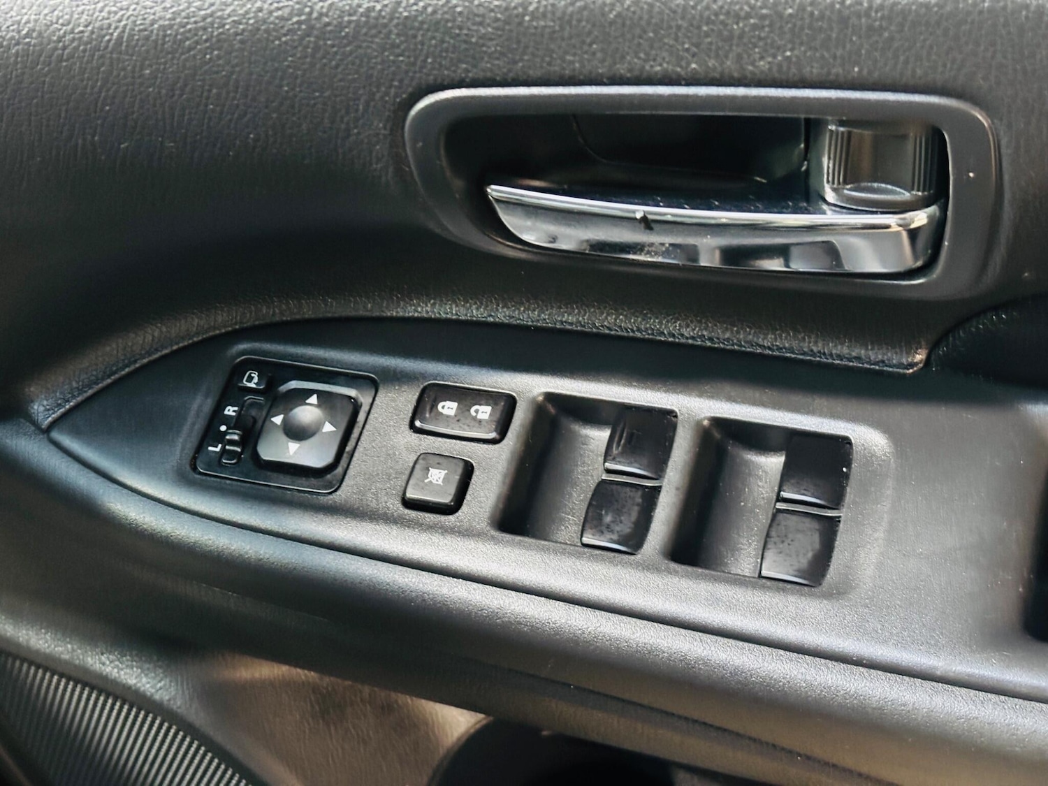 Used Mitsubishi Outlander for sale - 77925995: Photo 29