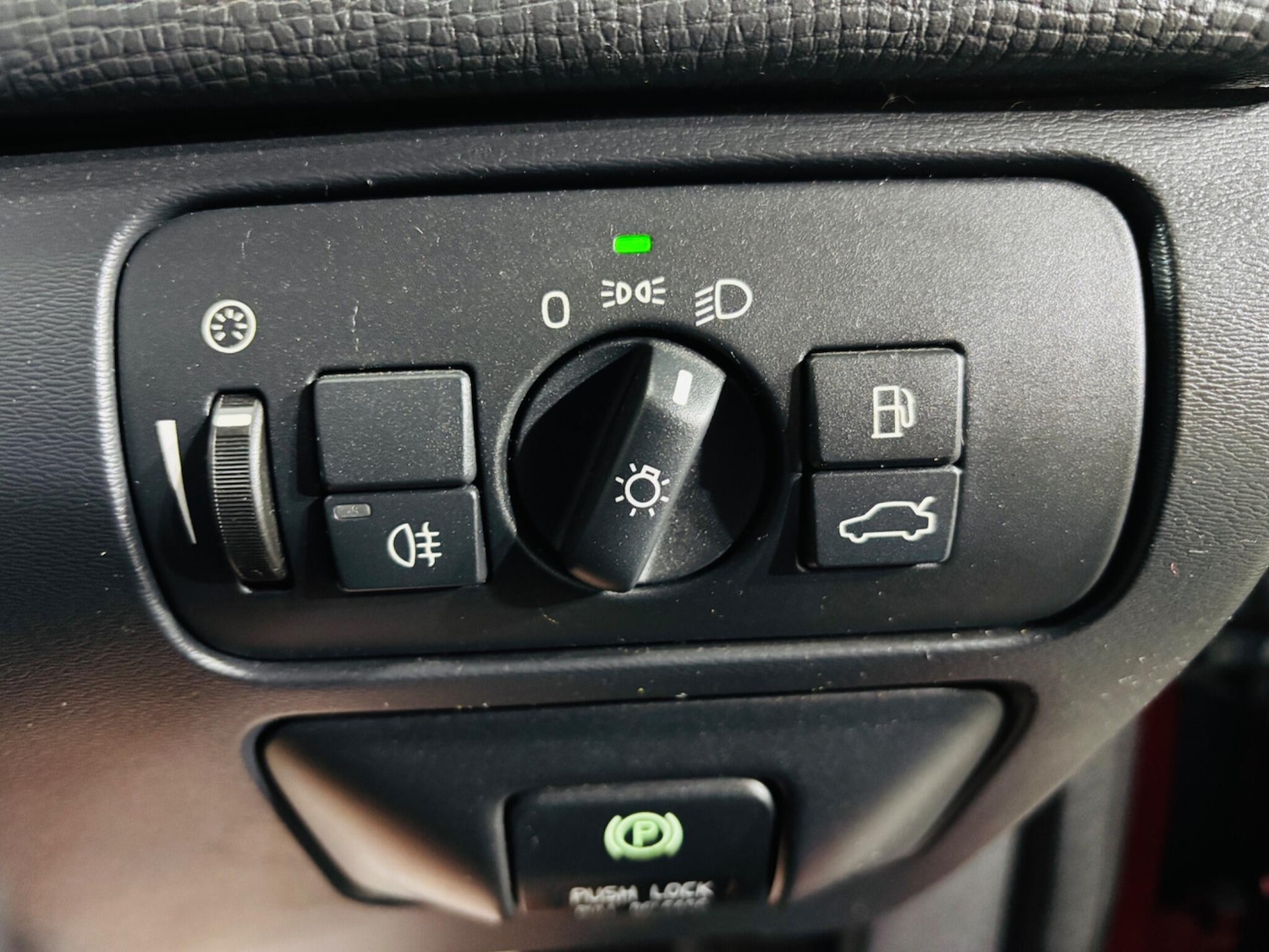 Used Volvo XC60 2012 for sale - 76771663: Photo 19