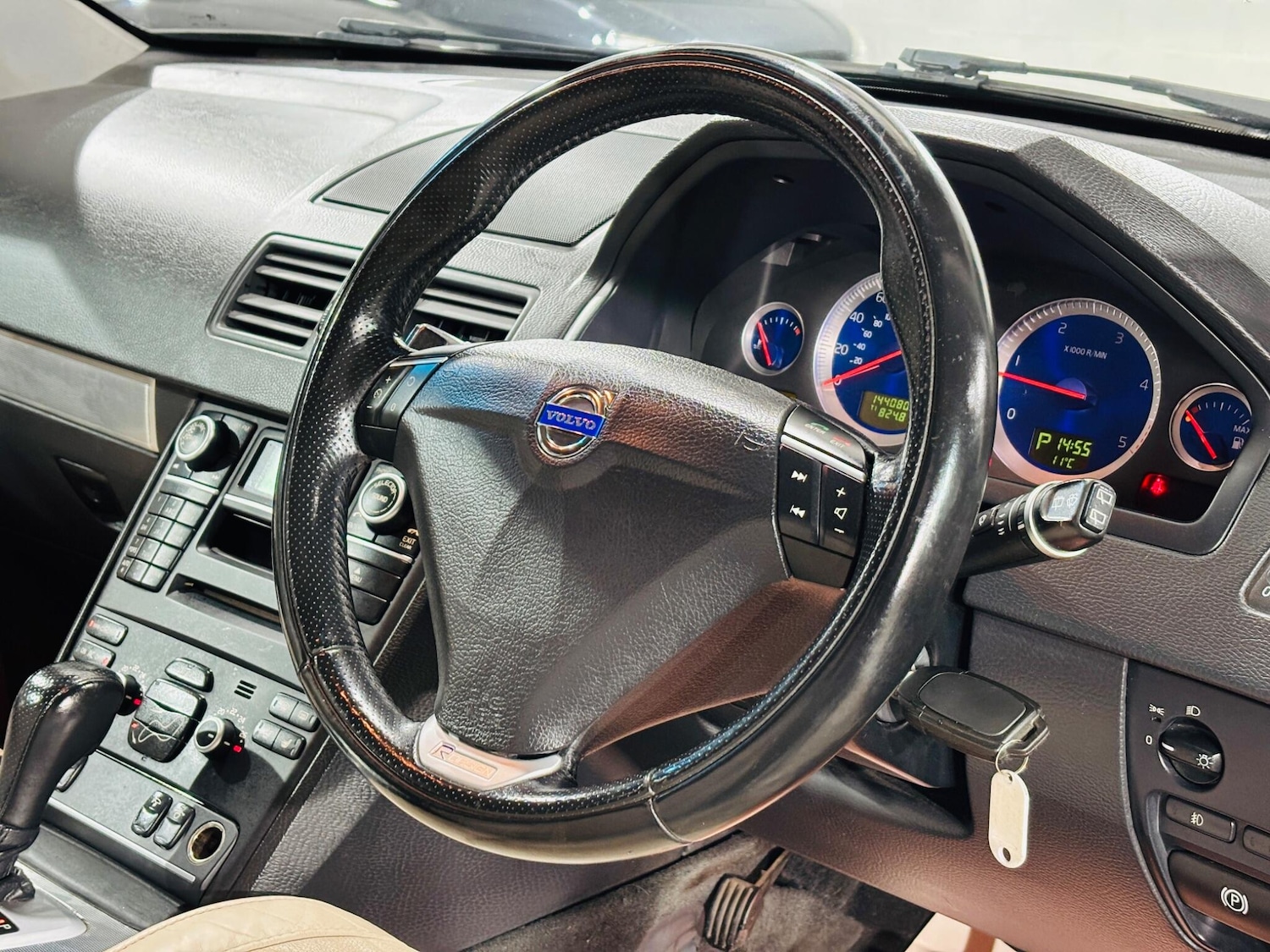 Used Volvo XC90 2011 for sale - 76584732: Photo 11