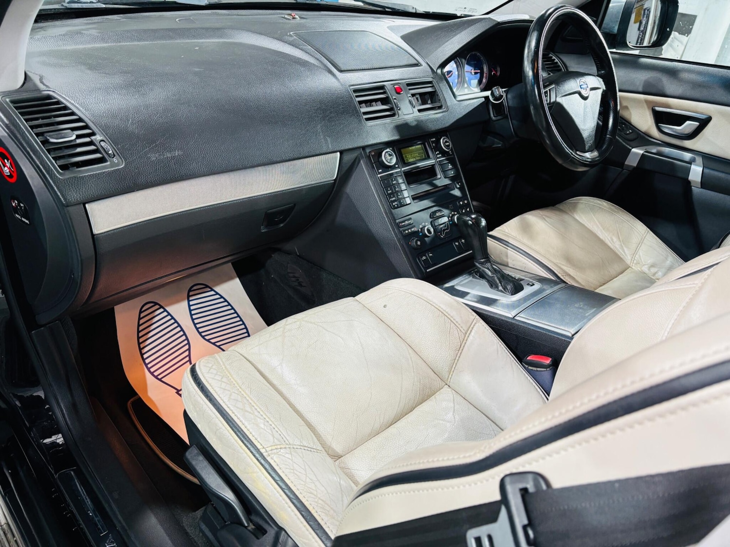 Used Volvo XC90 2011 for sale - 76584732: Photo 14