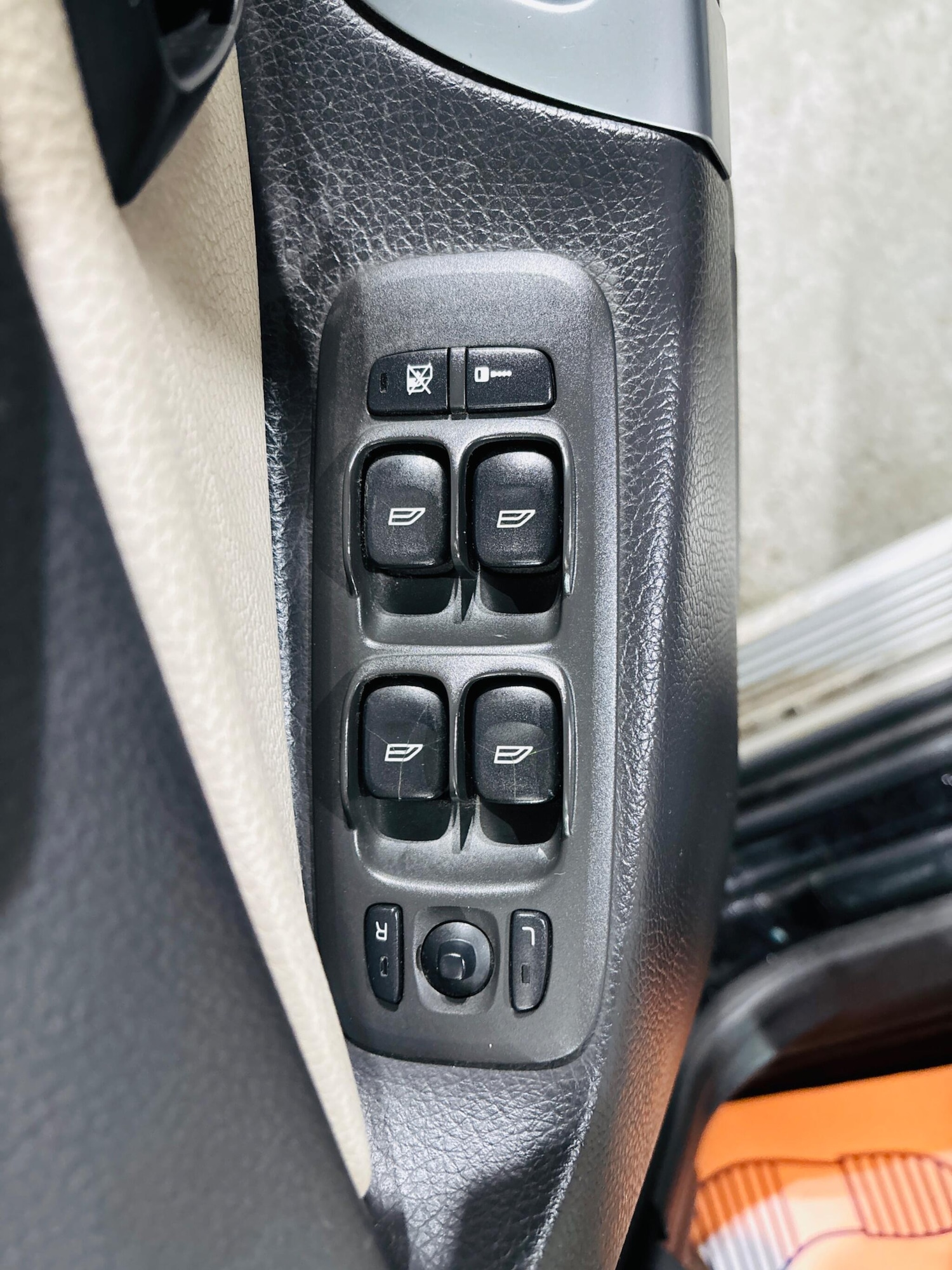 Used Volvo XC90 2011 for sale - 76584732: Photo 18