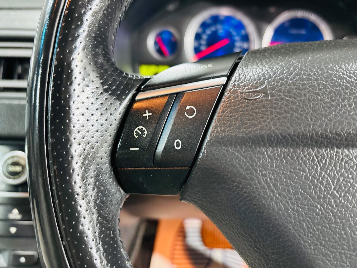 Used Volvo XC90 2011 for sale - 76584732: Photo 22