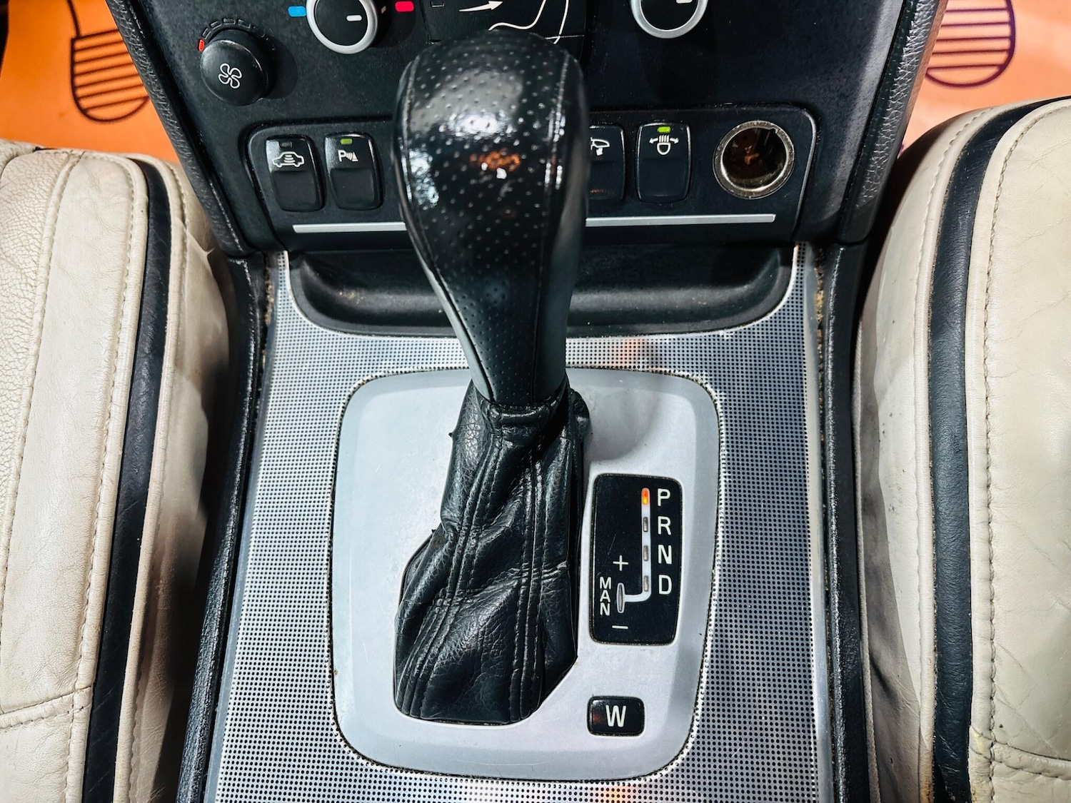 Used Volvo XC90 2011 for sale - 76584732: Photo 25