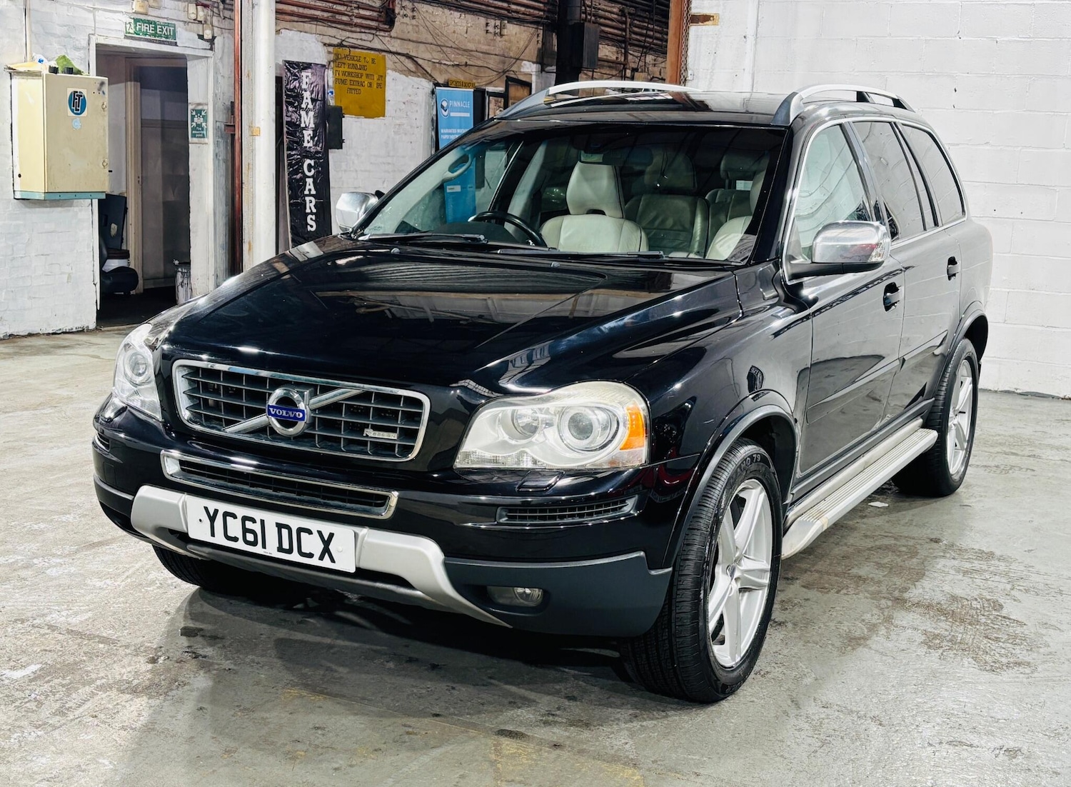 Used Volvo XC90 2011 for sale - 76584732: Photo 4