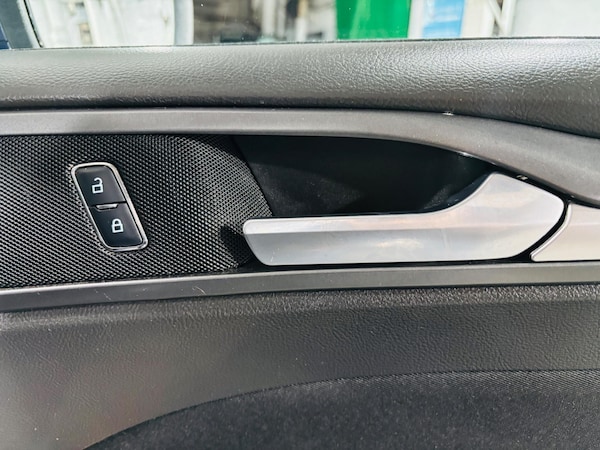 Used Ford Mondeo 2015 for sale - 76315232: Photo 18
