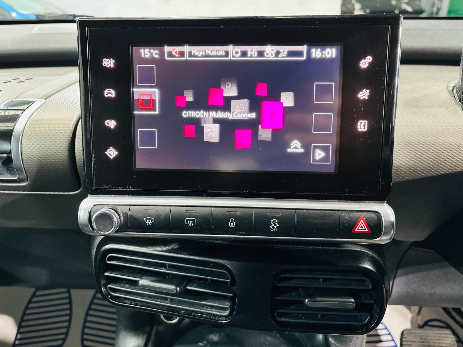 Used Citroen C4 Cactus 2016 for sale - 77238529: Photo 28