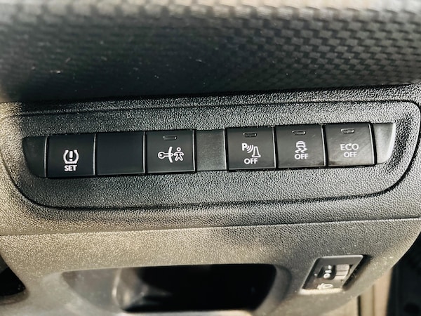 Used Peugeot 2008 2015 for sale - 76200830: Photo 18