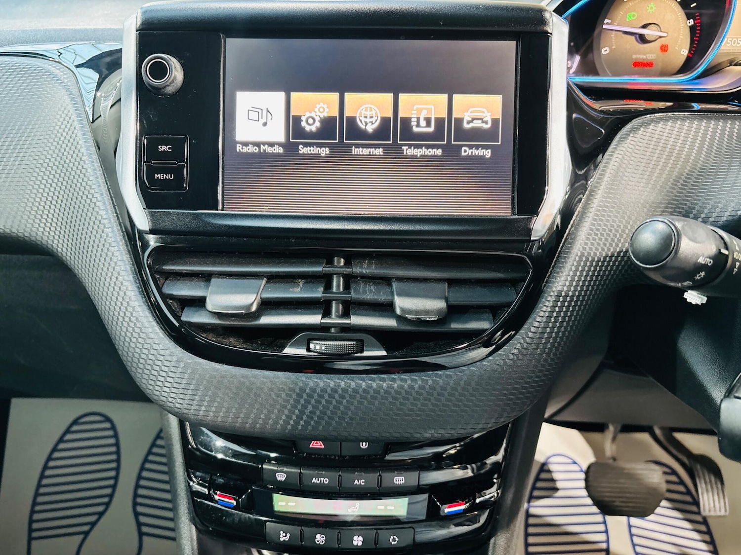 Used Peugeot 2008 2015 for sale - 76200830: Photo 22