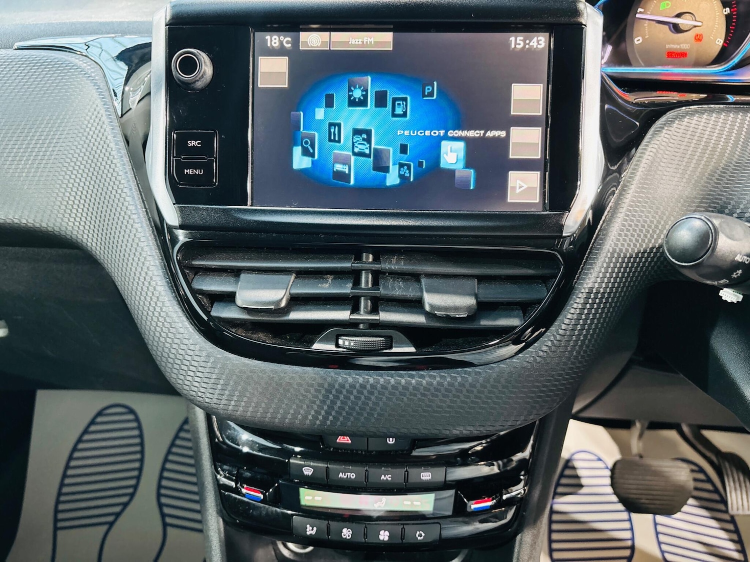 Used Peugeot 2008 2015 for sale - 76200830: Photo 25