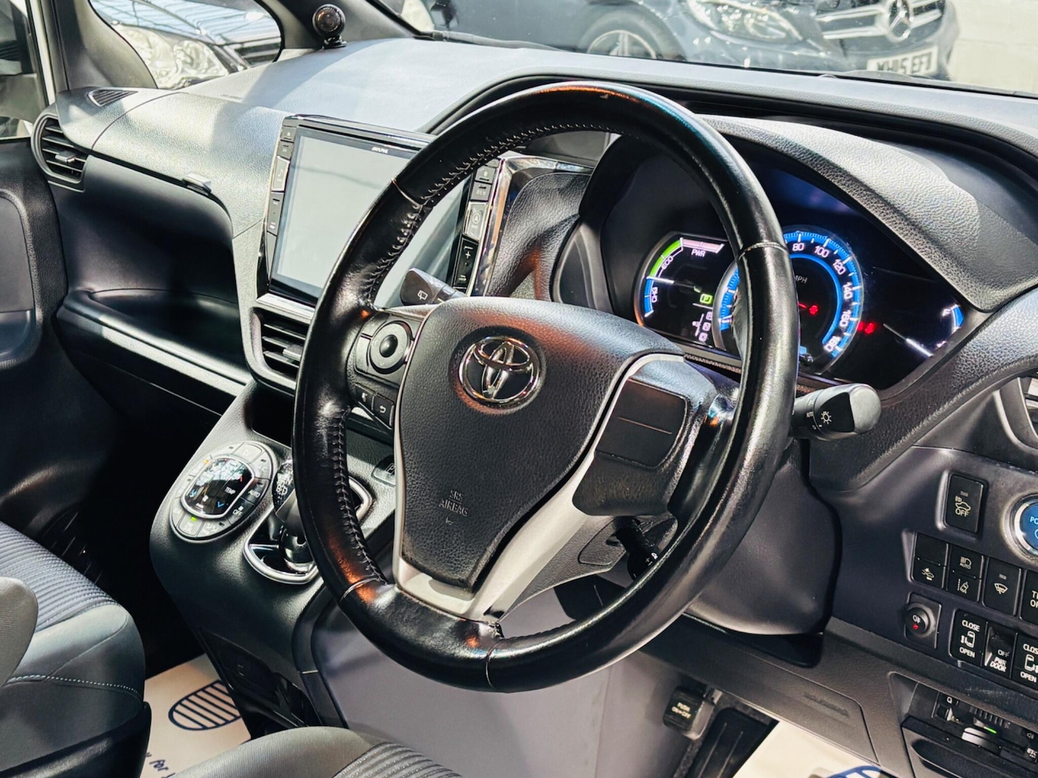 Used Toyota Voxy 2026 for sale - 77722977: Photo 11