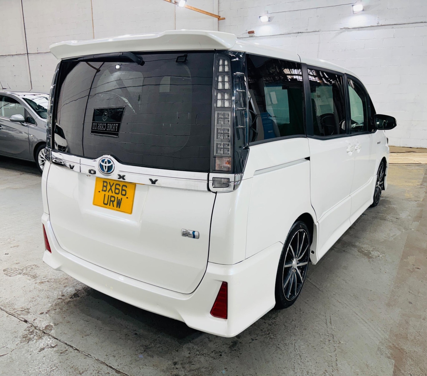 Used Toyota Voxy 2026 for sale - 77722977: Photo 5