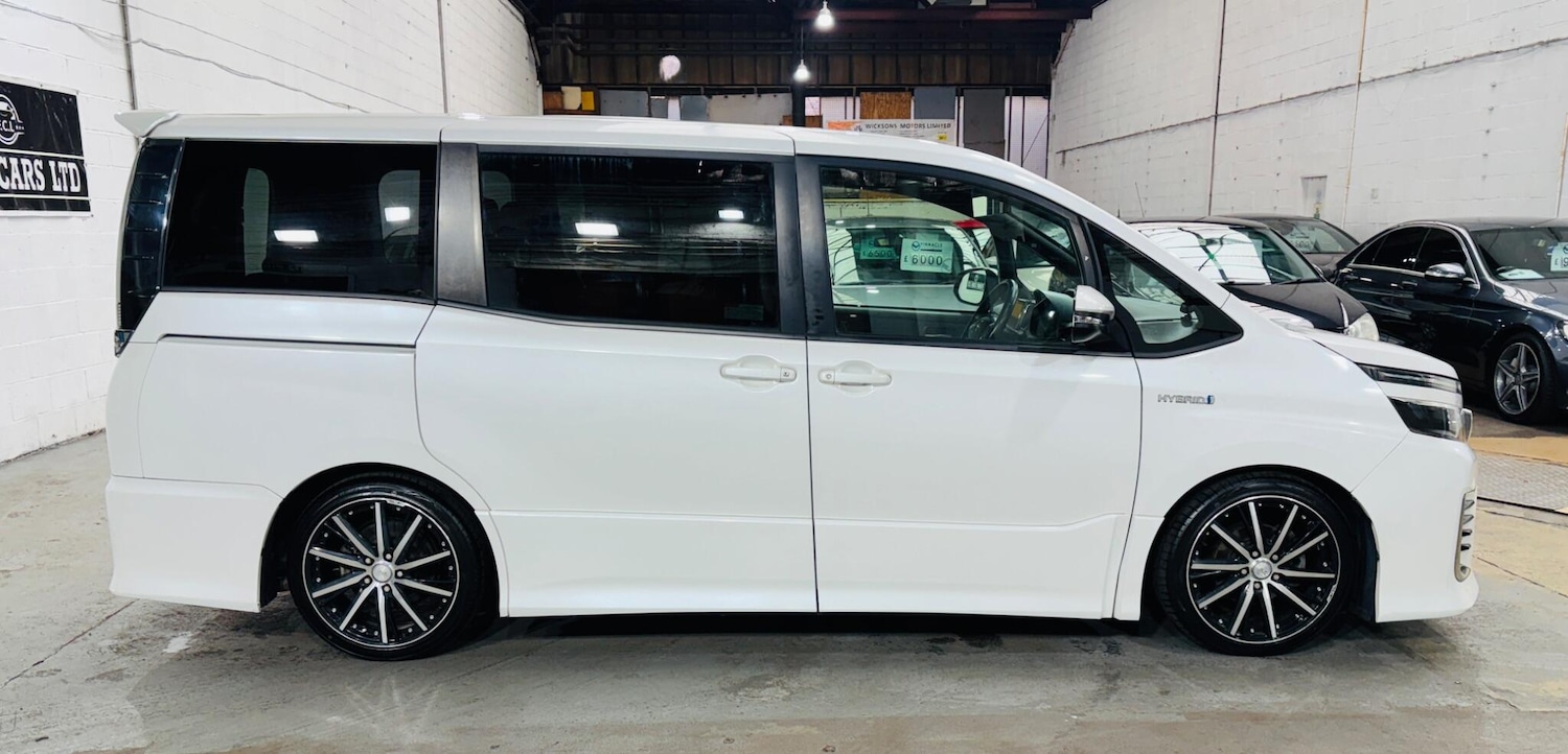 Used Toyota Voxy 2026 for sale - 77722977: Photo 8