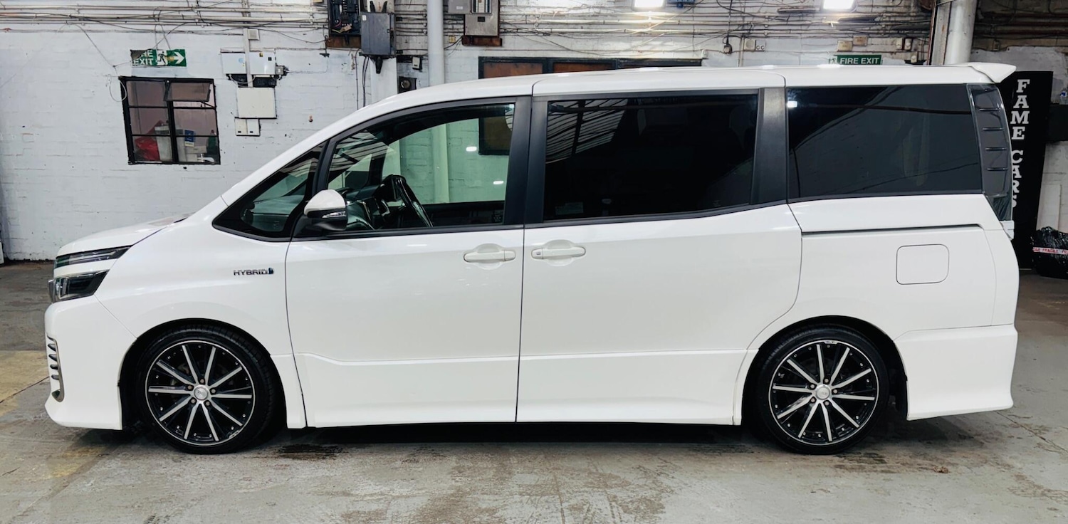 Used Toyota Voxy 2026 for sale - 77722977: Photo 9