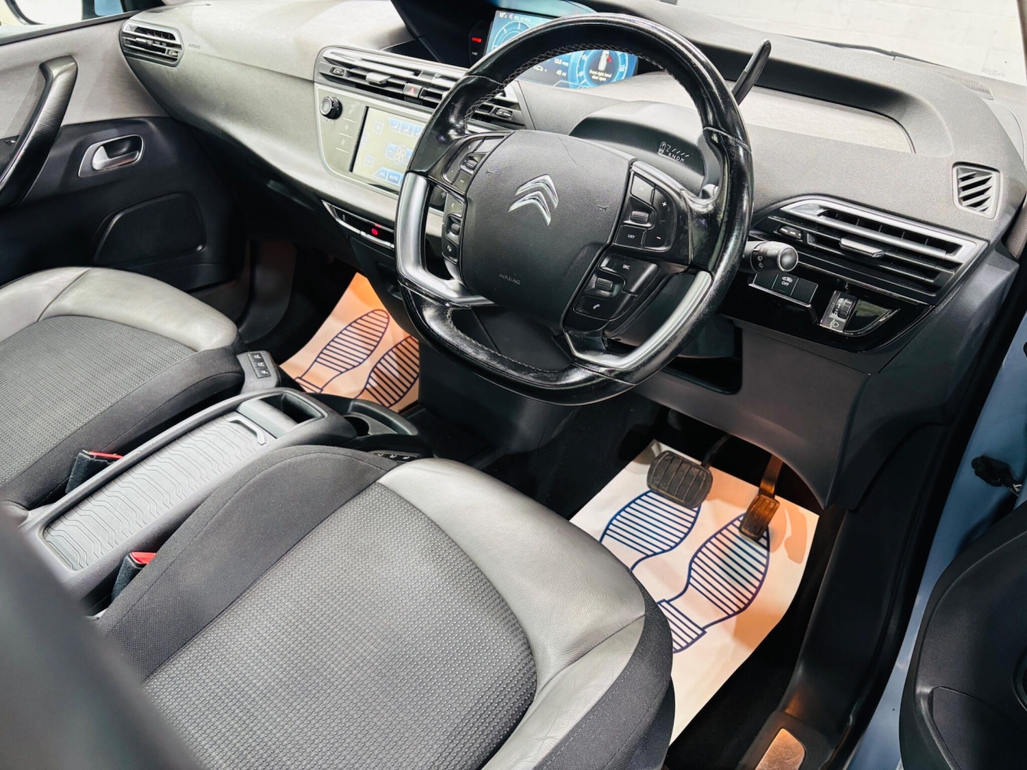 Used Citroen C4 Grand Picasso 2016 for sale - 76094552: Photo 10