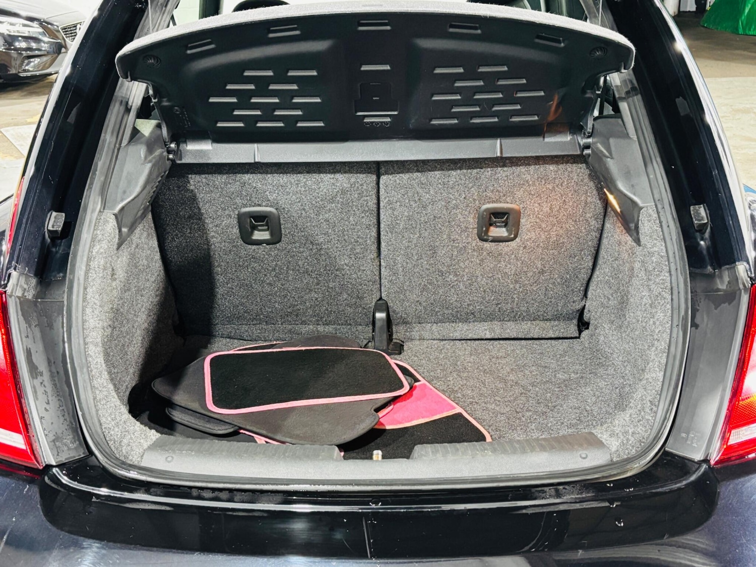 Used Volkswagen Beetle 2012 for sale - 76997022: Photo 30