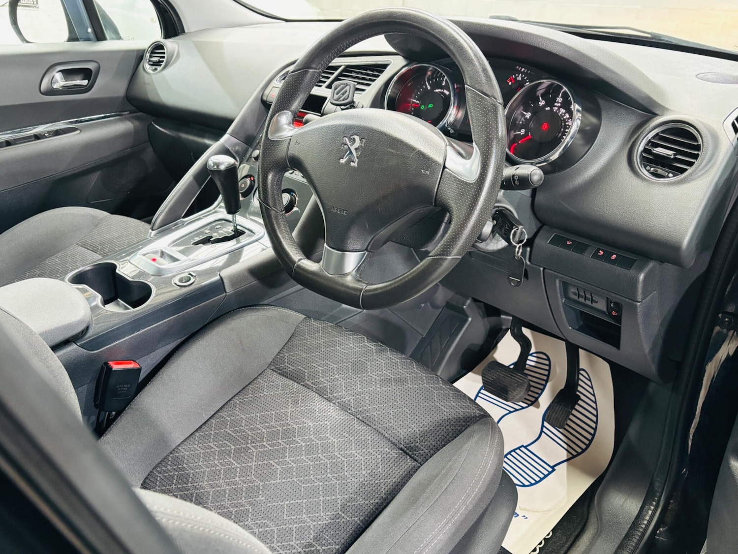 Used Peugeot 3008 2015 for sale - 76013112: Photo 10