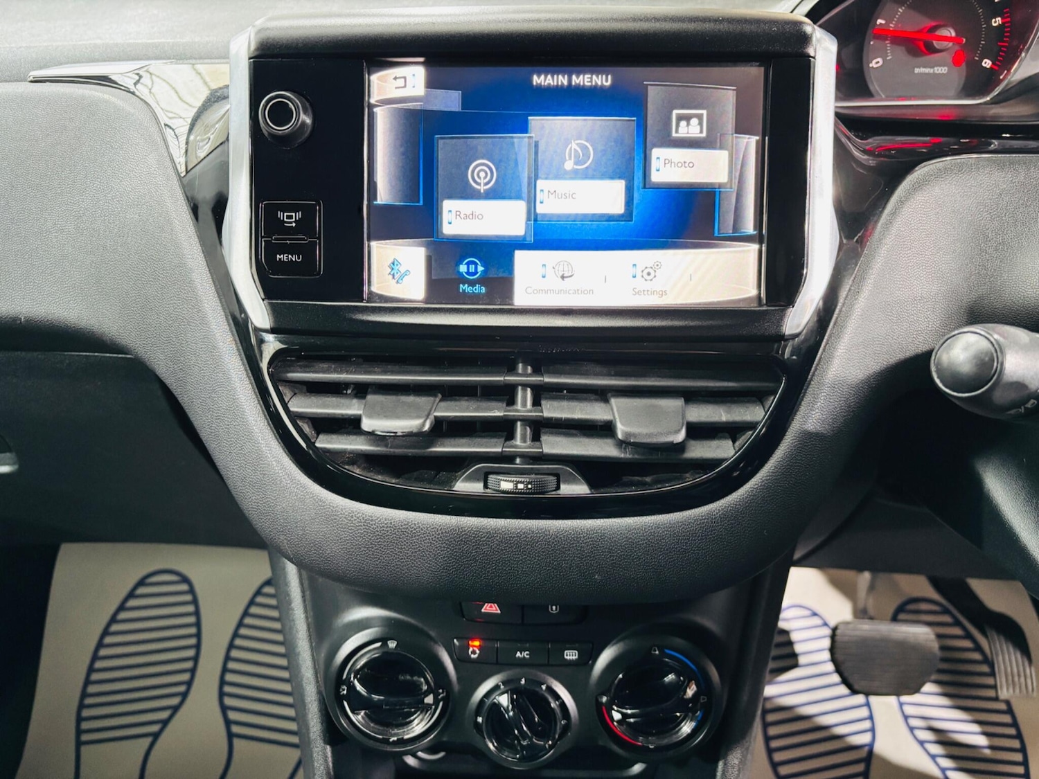 Used Peugeot 208 2013 for sale - 77769018: Photo 22