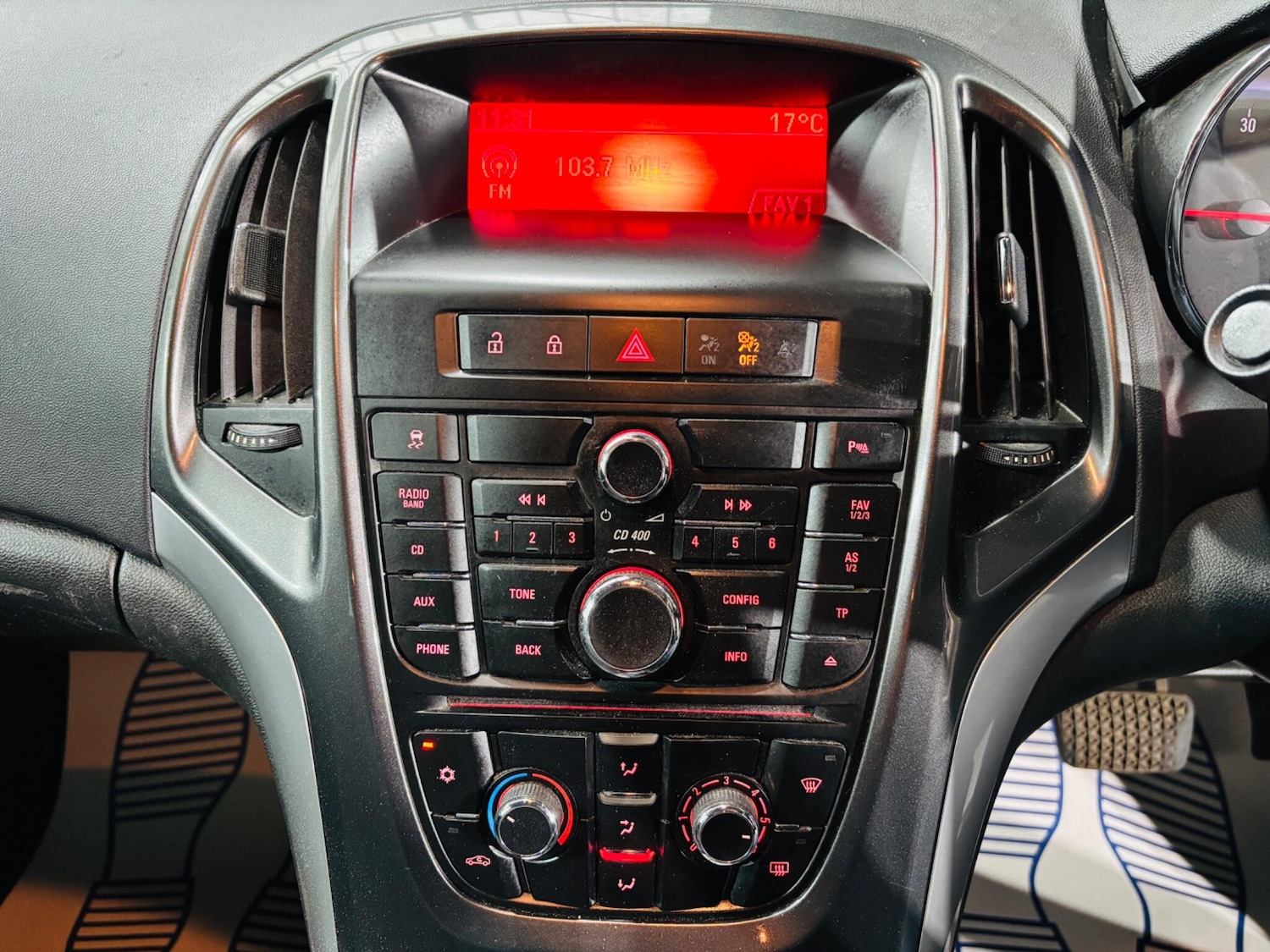 Used Vauxhall Astra 2013 for sale - 76457461: Photo 22