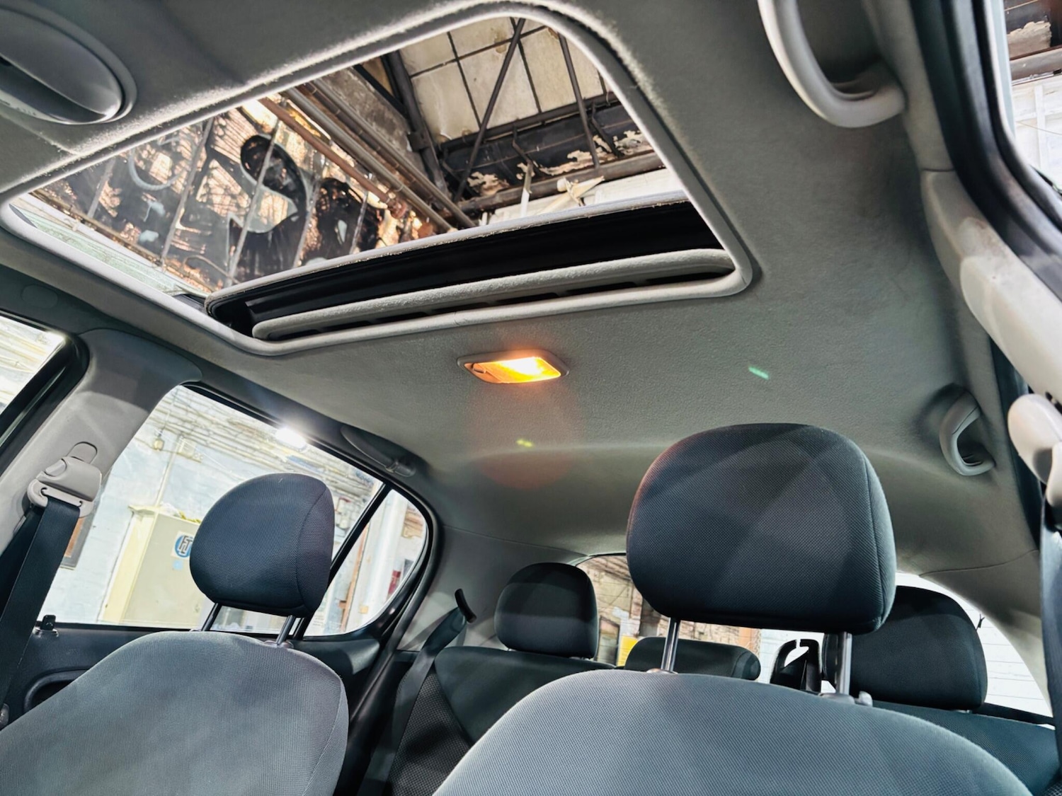 Used Toyota Yaris 2005 for sale - 77970437: Photo 14