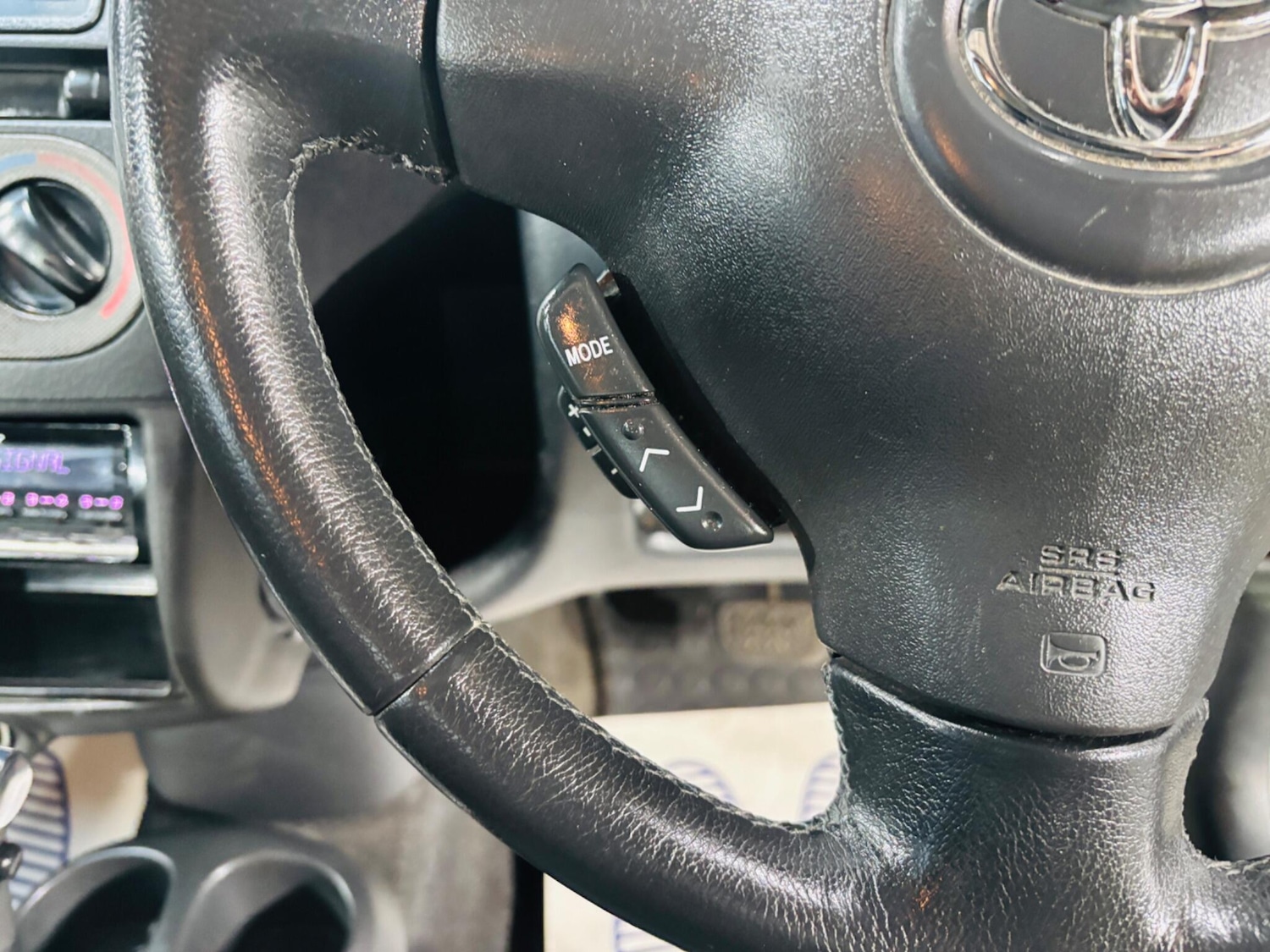 Used Toyota Yaris 2005 for sale - 77970437: Photo 17