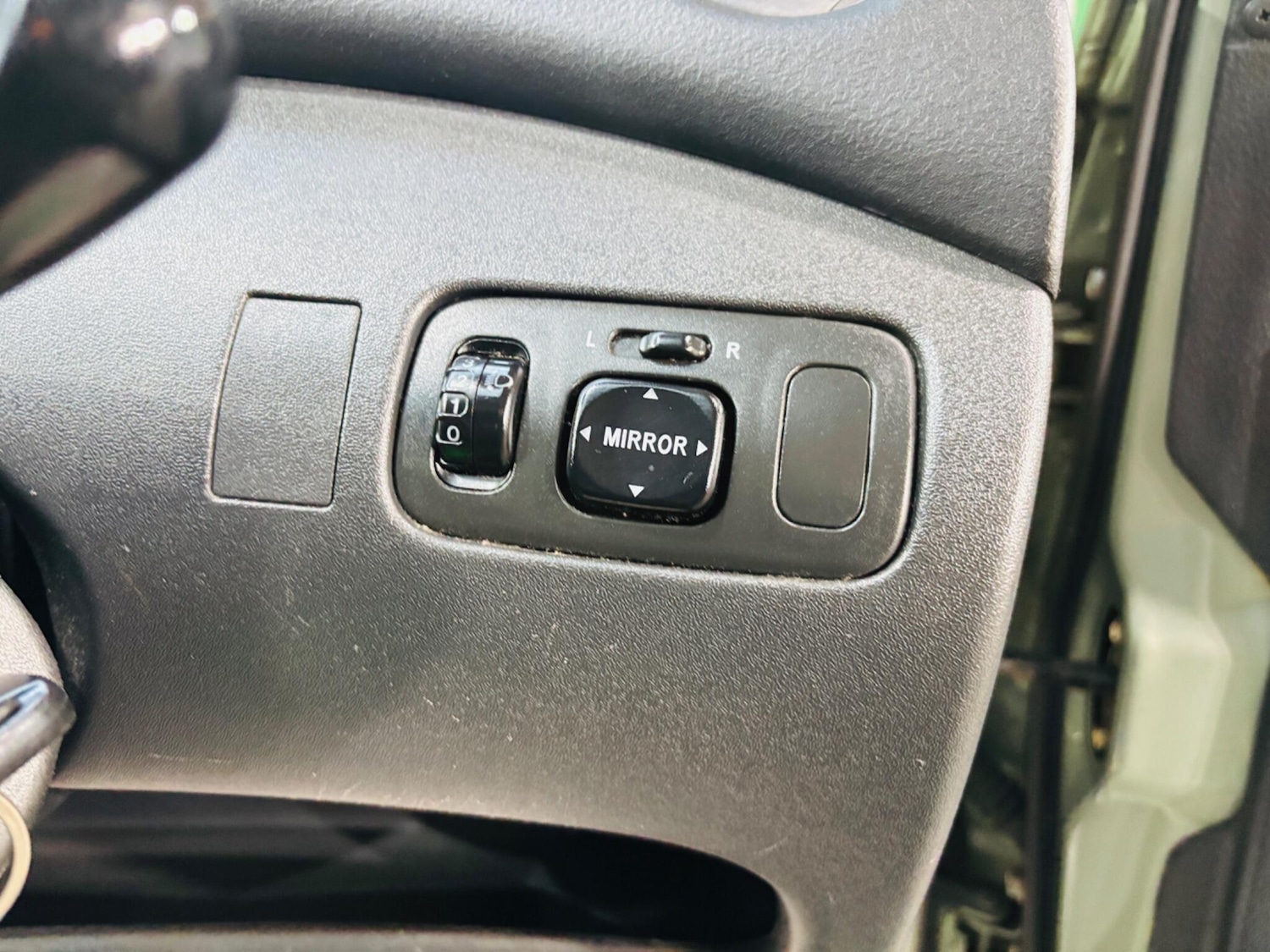 Used Toyota Yaris 2005 for sale - 77970437: Photo 21