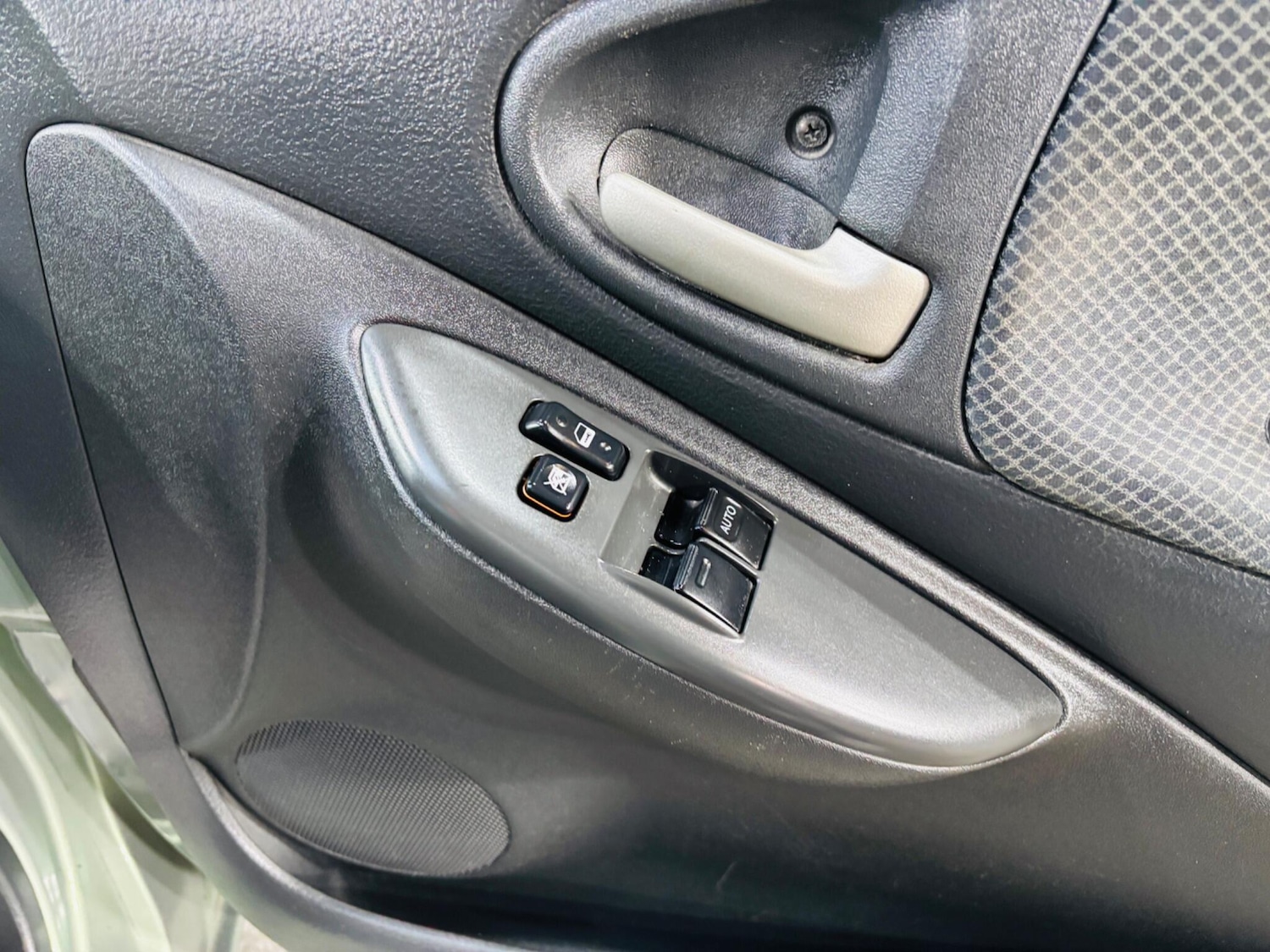 Used Toyota Yaris 2005 for sale - 77970437: Photo 24