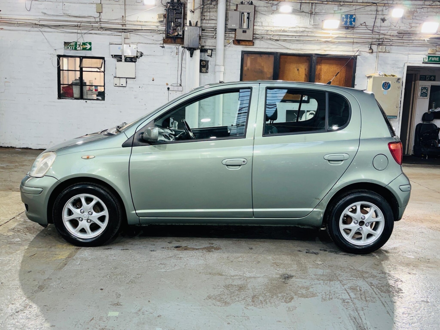 Used Toyota Yaris 2005 for sale - 77970437: Photo 9