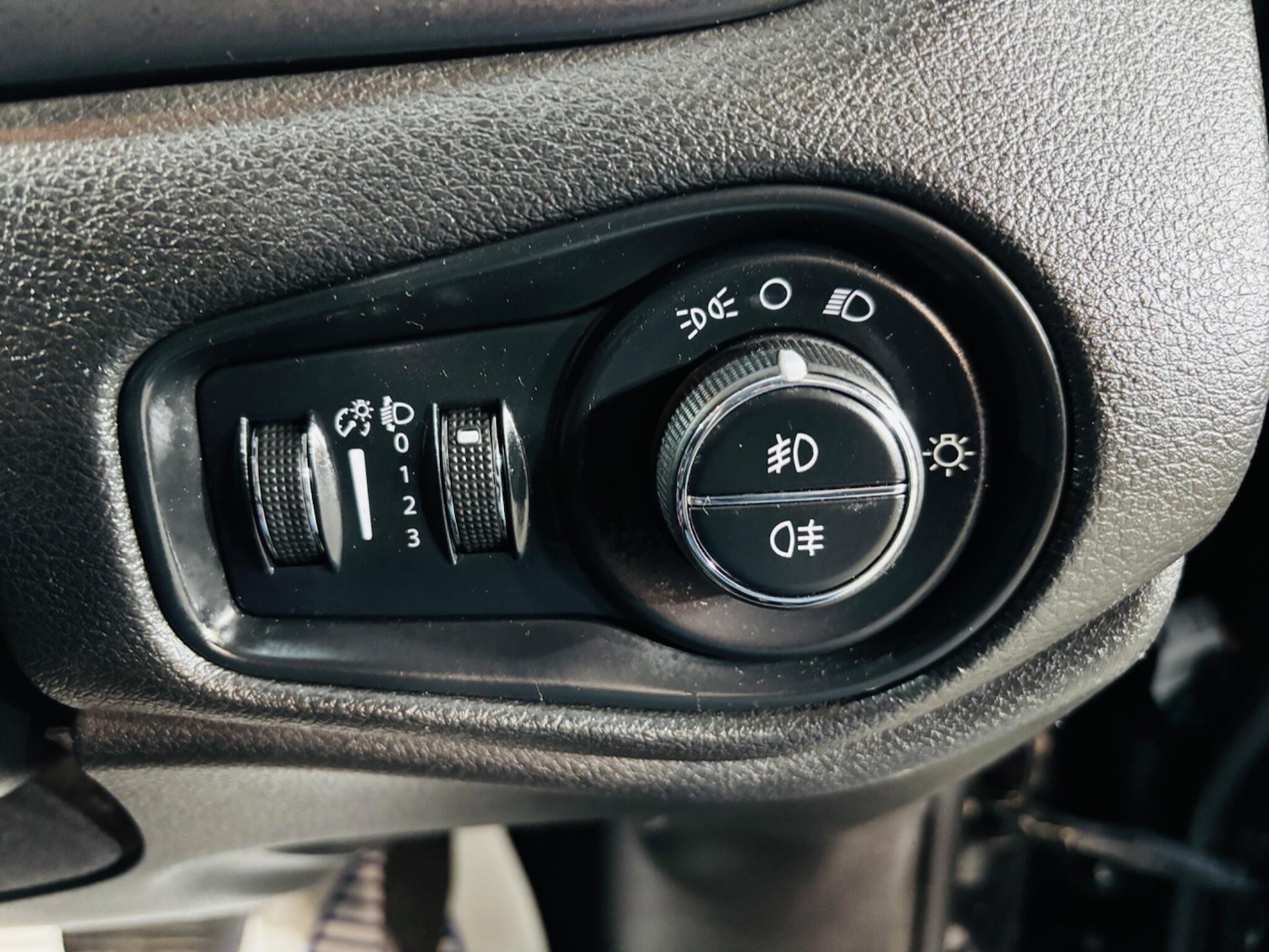 Used Jeep Renegade 2015 for sale - 77351458: Photo 18