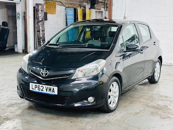 Used Toyota Yaris 2013 for sale - 75954180: Photo