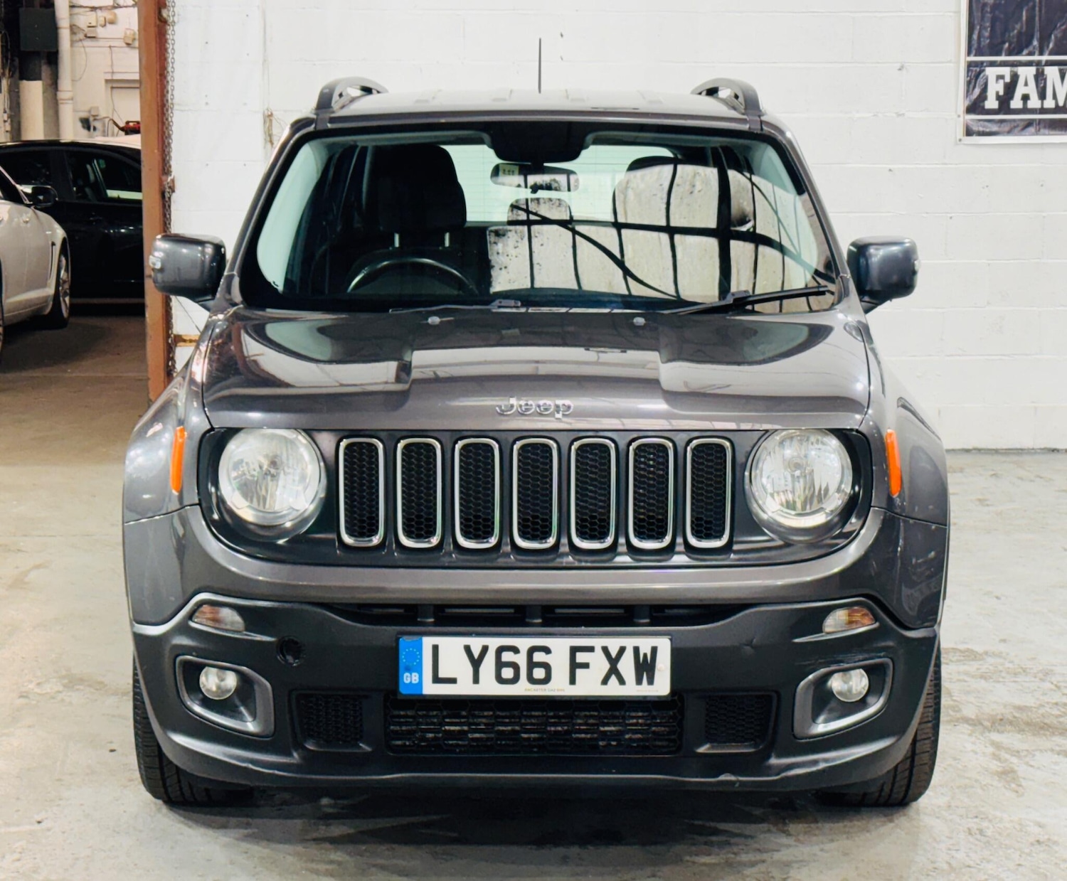 Used Jeep Renegade 2016 for sale - 77120177: Photo 2