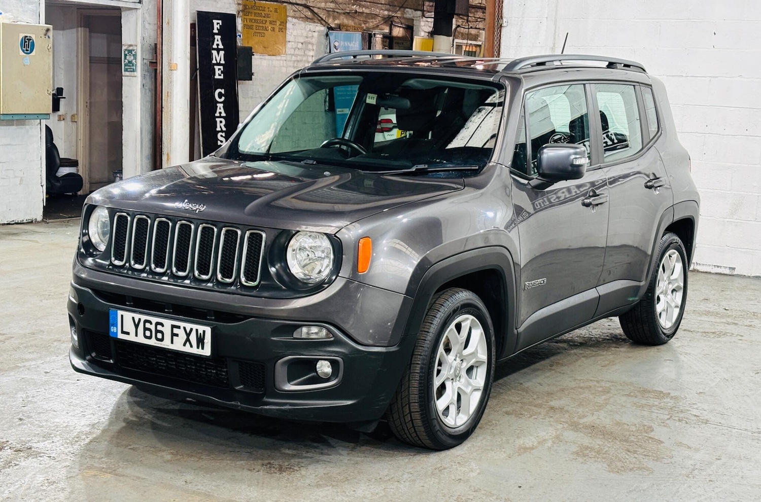 Used Jeep Renegade 2016 for sale - 77120177: Photo 4