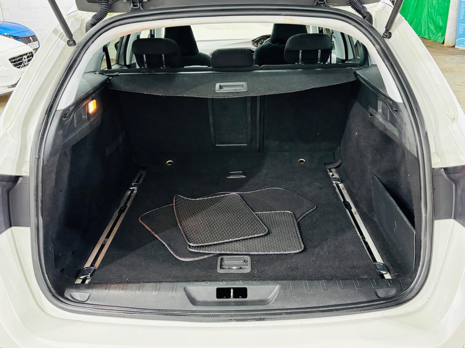 Used Peugeot 308 2014 for sale - 77883541: Photo 32