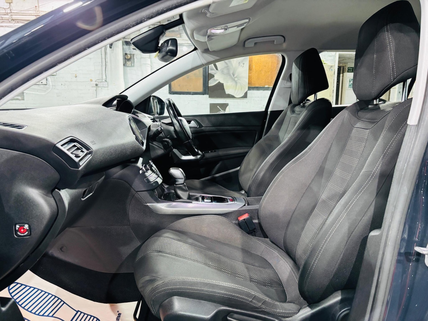 Used Peugeot 308 2017 for sale - 76990800: Photo 15