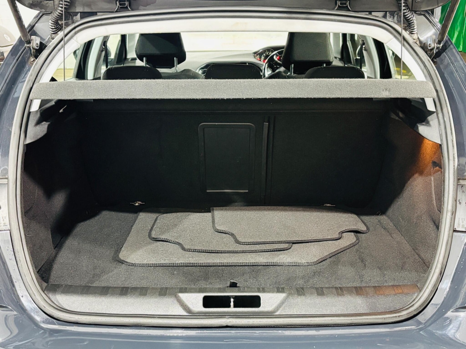 Used Peugeot 308 2017 for sale - 76990800: Photo 32