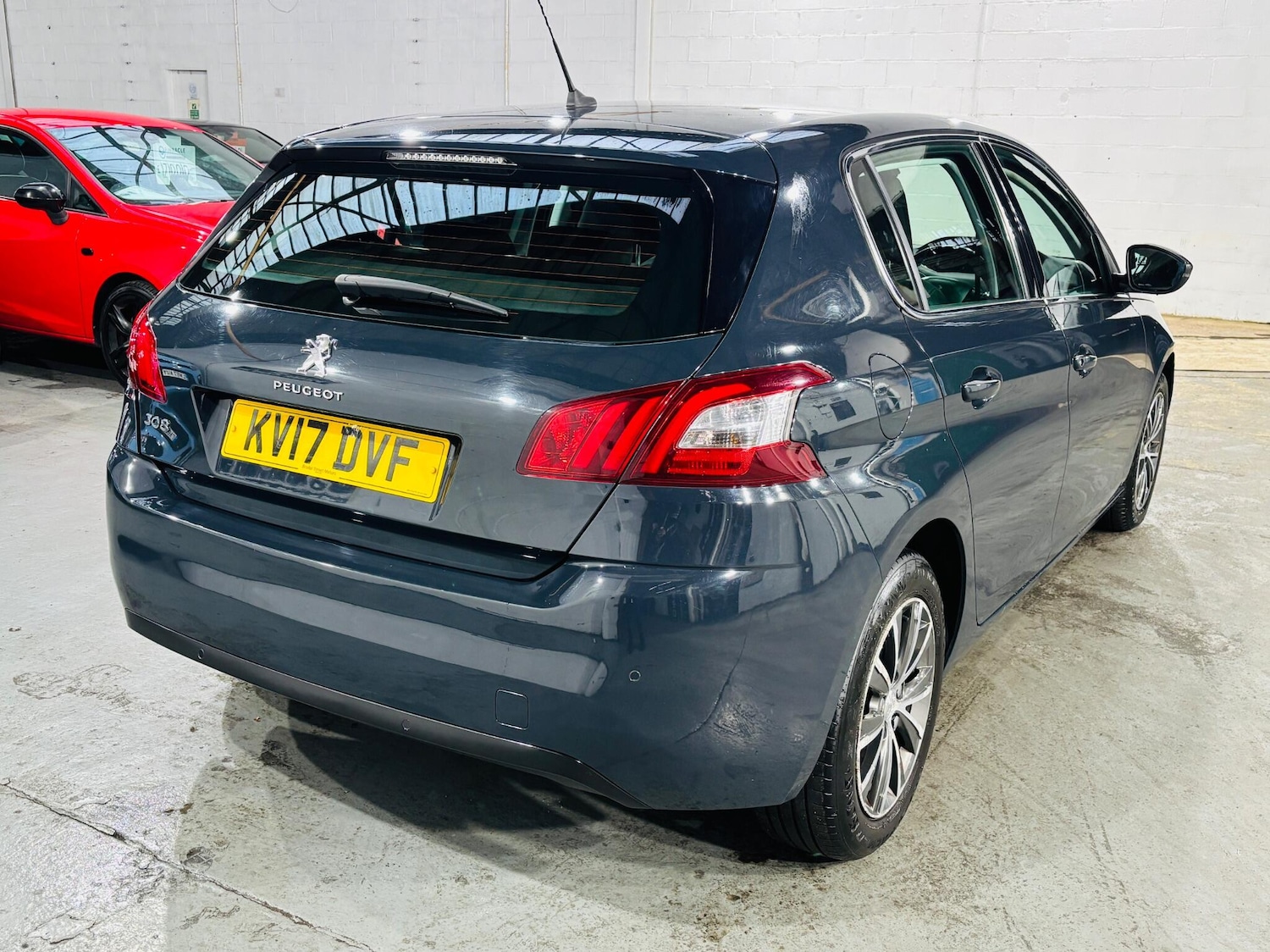 Used Peugeot 308 2017 for sale - 76990800: Photo 5