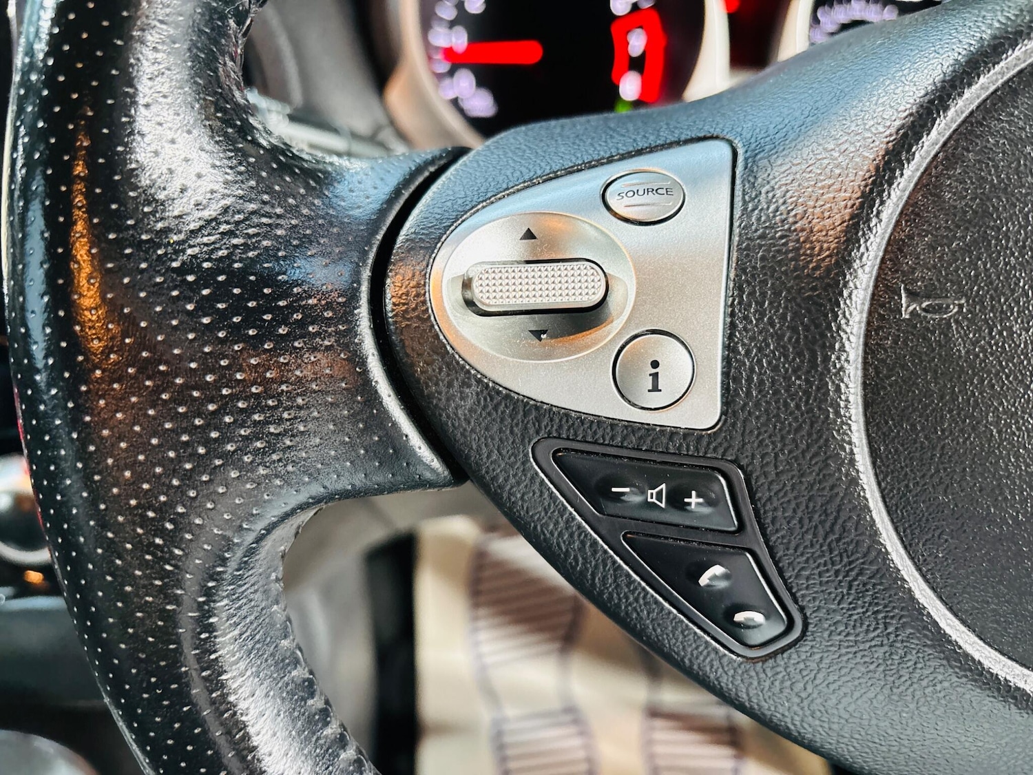 Used Nissan Juke 2014 for sale - 76715607: Photo 21