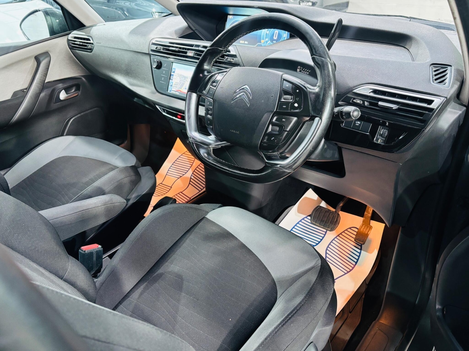 Used Citroen C4 Grand Picasso 2015 for sale - 76152377: Photo 10
