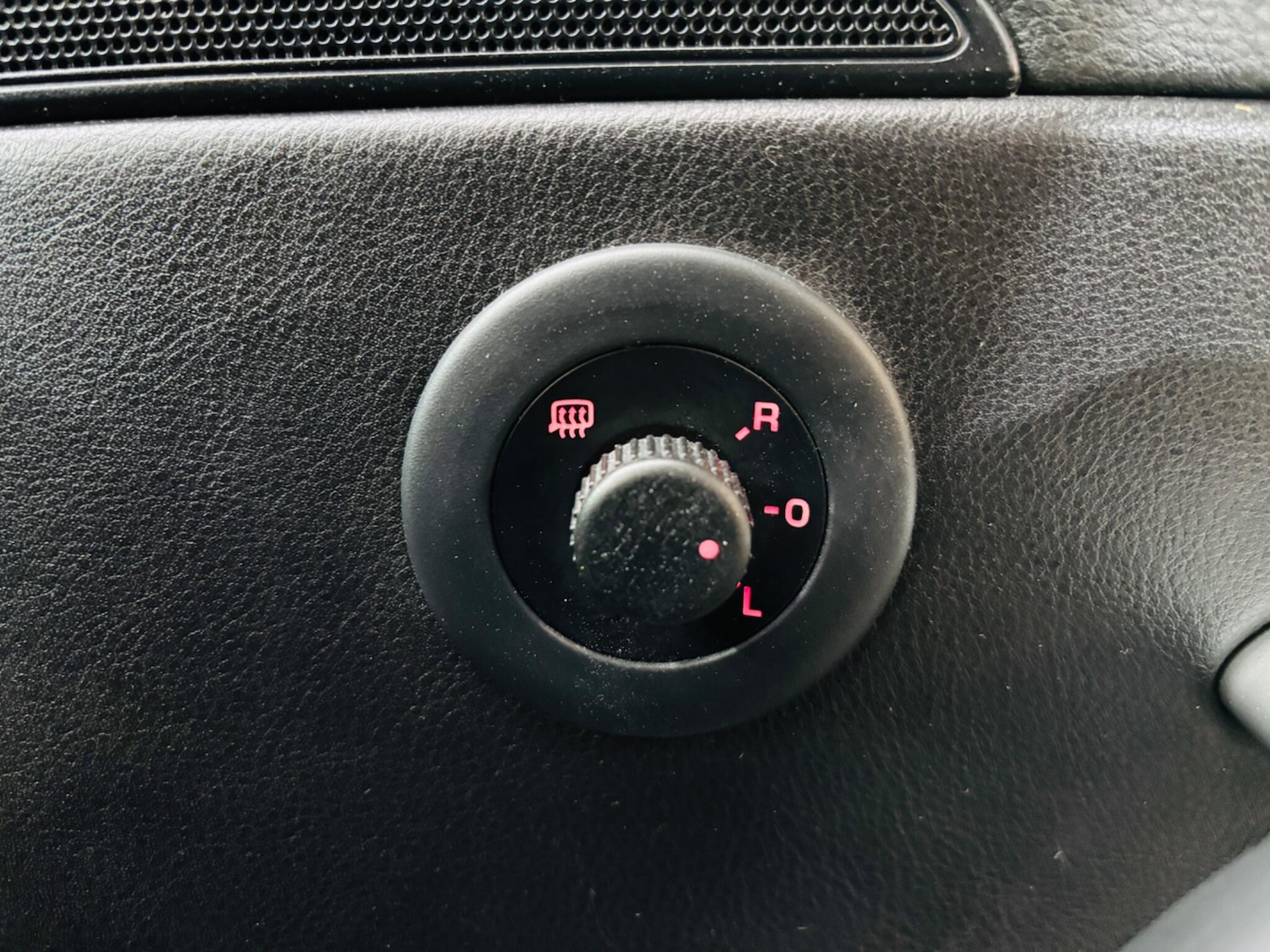 Used Volkswagen Scirocco 2012 for sale - 76408566: Photo 19