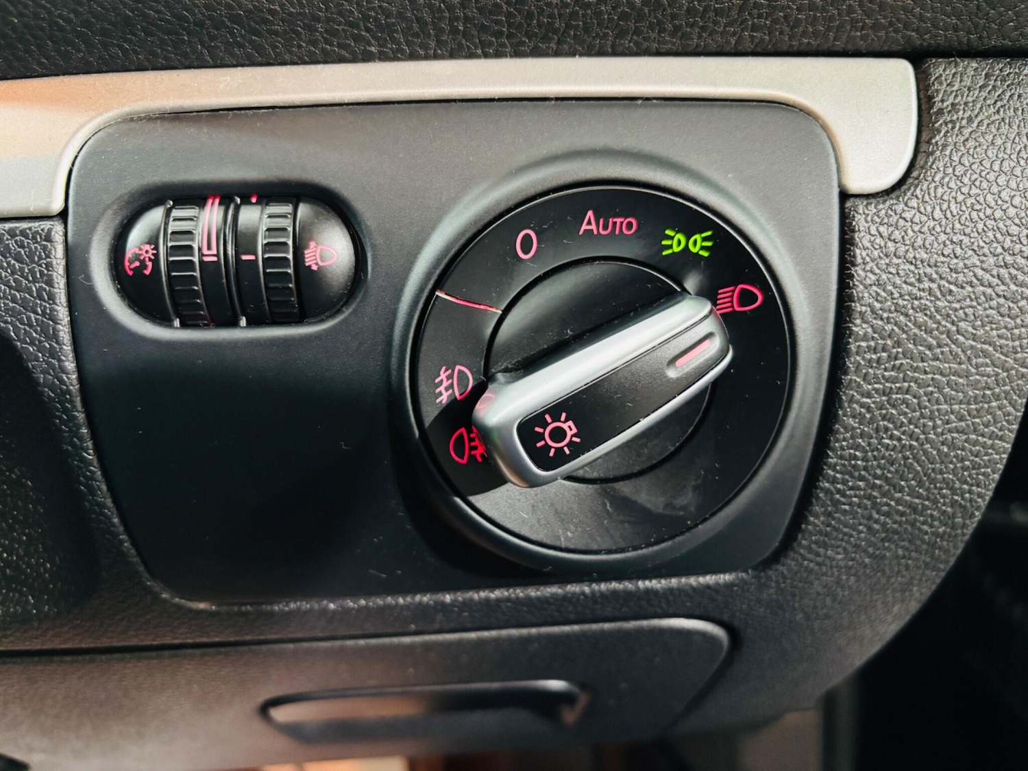 Used Volkswagen Scirocco 2012 for sale - 76408566: Photo 21