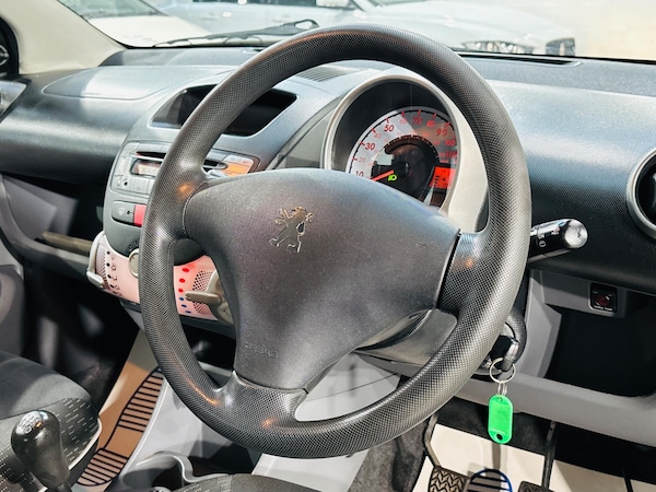 Used Peugeot 107 2010 for sale - 76199838: Photo 11