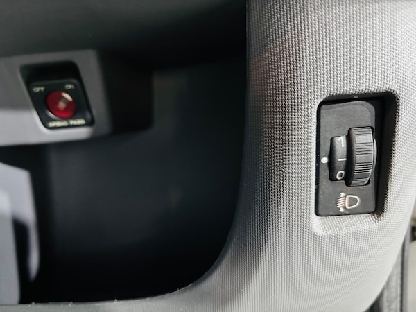 Used Peugeot 107 2010 for sale - 76199838: Photo 18