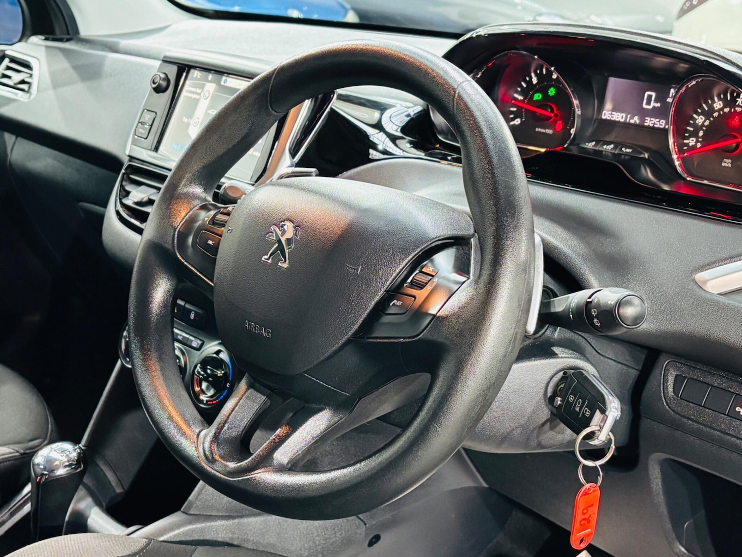 Used Peugeot 208 2012 for sale - 76714281: Photo 11