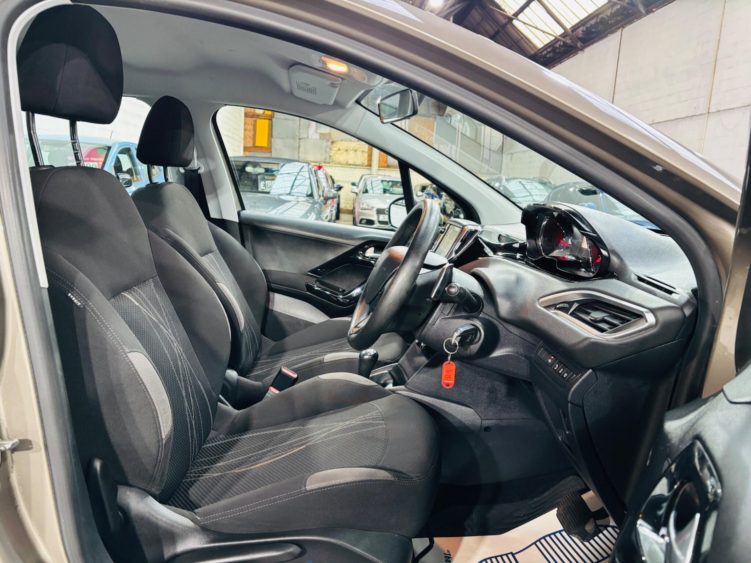 Used Peugeot 208 2012 for sale - 76714281: Photo 13