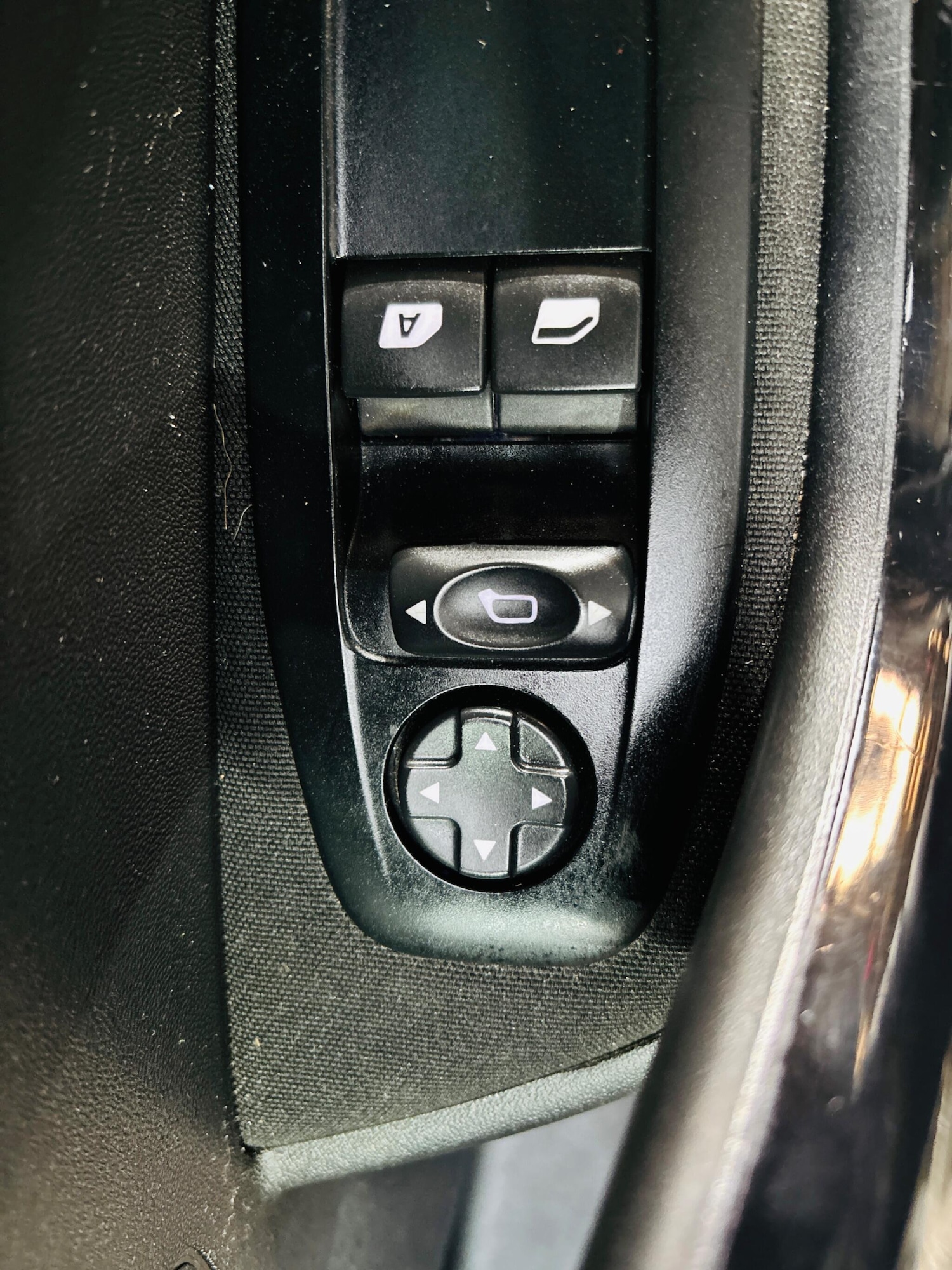 Used Peugeot 208 2012 for sale - 76714281: Photo 17