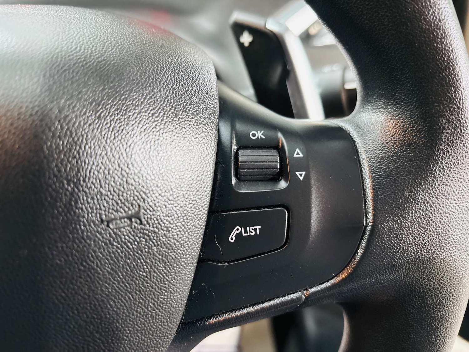 Used Peugeot 208 2012 for sale - 76714281: Photo 19