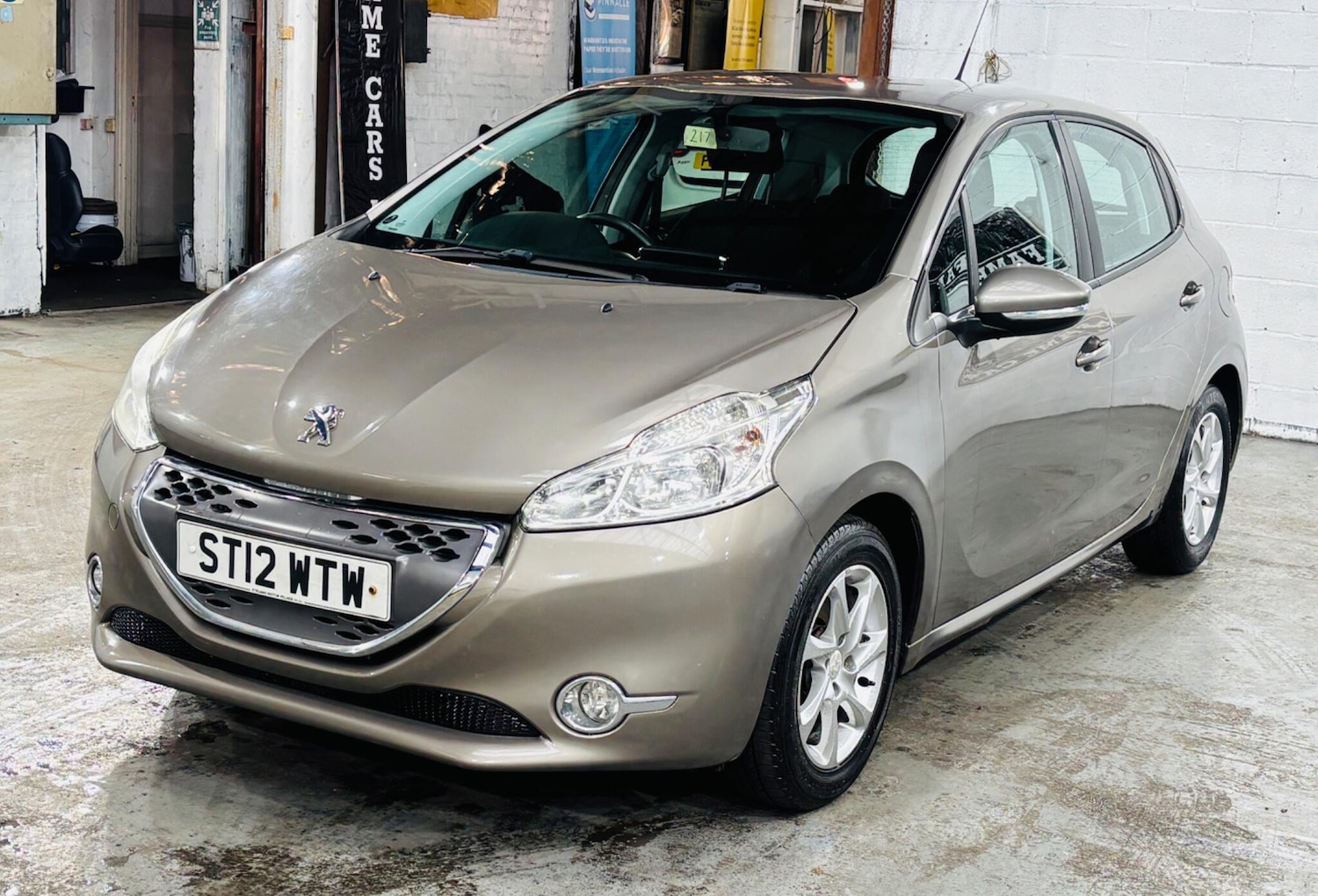 Used Peugeot 208 2012 for sale - 76714281: Photo 4
